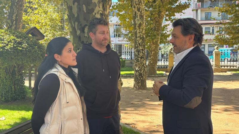 Miranda subraya en Padrón que las ayudas extraordinarias al retorno, que se pueden solicitar hasta el 30 de septiembre, permiten a las familias gallegas “Comenzar una nueva vida en Galicia”