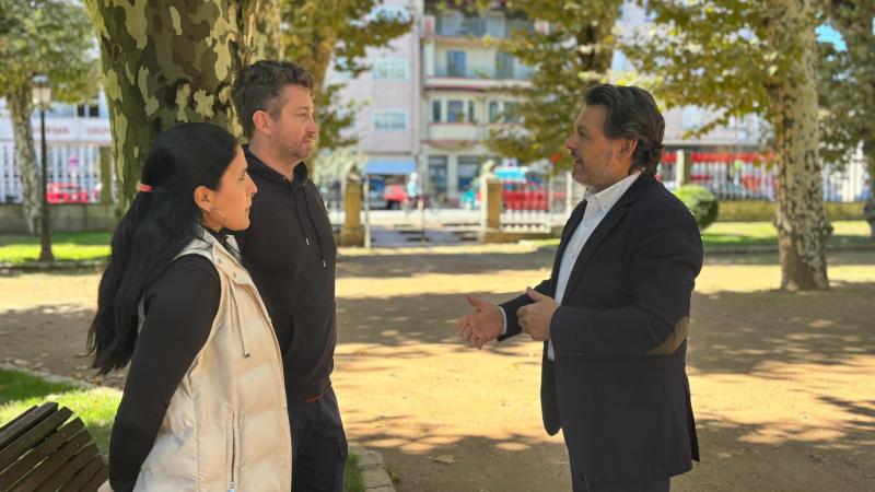 Miranda subraya en Padrón que las ayudas extraordinarias al retorno, que se pueden solicitar hasta el 30 de septiembre, permiten a las familias gallegas “Comenzar una nueva vida en Galicia”