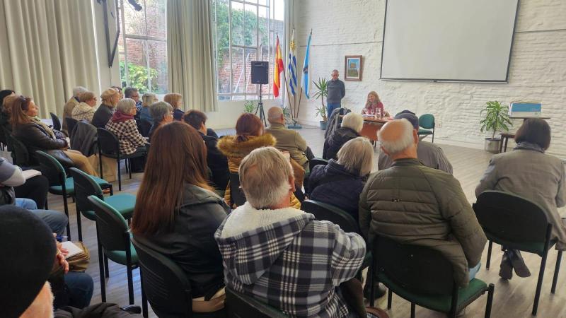 Los delegados de la Xunta en Argentina y Uruguay mantienen encuentros con los participantes del programa “Reencontros con Galicia” antes de los viajes su tierra.