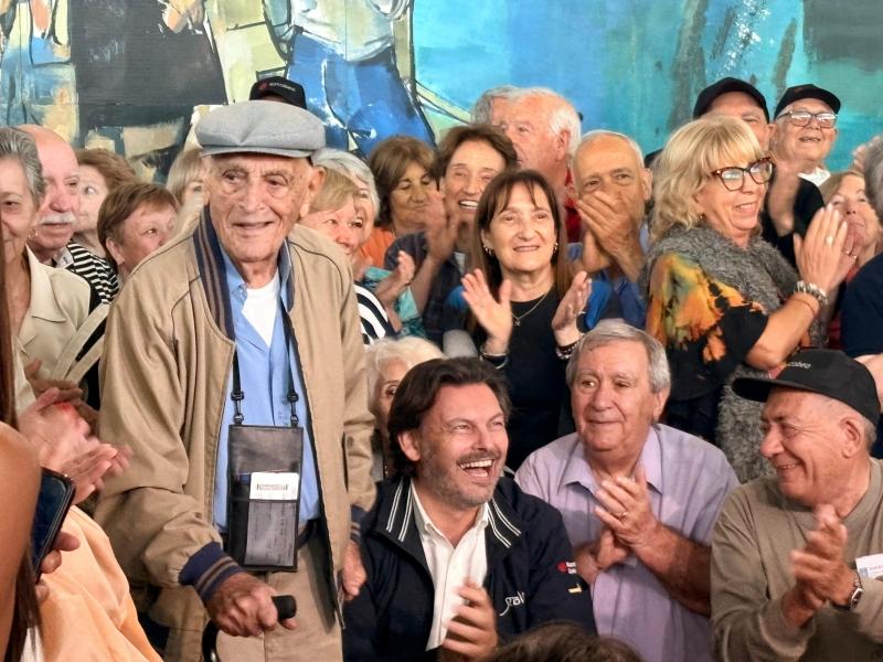 Miranda dá a benvida en Vigo aos maiores do exterior que participan no programa 'Reencontros con Galicia', un retorno cheo de emocións e recordos