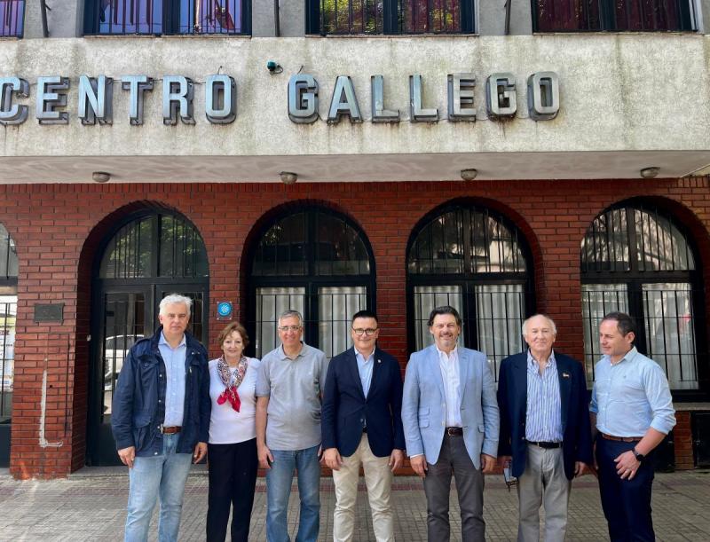 La Xunta reivindica el papel del Centro Gallego de la Plata y consolidará los lazos con la emigración gallega en esta ciudad con un mojón del Camino de Santiago.