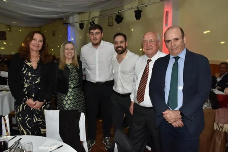 A delegada da Xunta no Uruguai recoñece o labor do Centro Pontevedrés na preservación da cultura galega durante a celebración do seu 67.º aniversario
