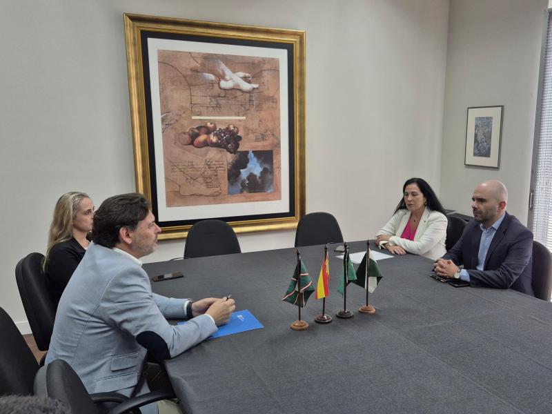 Miranda tras manter un encontro de traballo con responsables da Alcaldía de Curitiba: “Fortalecer os lazos institucionais con Brasil é tamén apoiar a nosa colectividade galega no exterior”