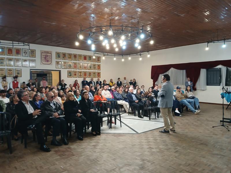 Miranda presenta en Curitiba as oportunidades de retorno: “O retorno é unha oportunidade compartida, para quen volve e para a propia Galicia”