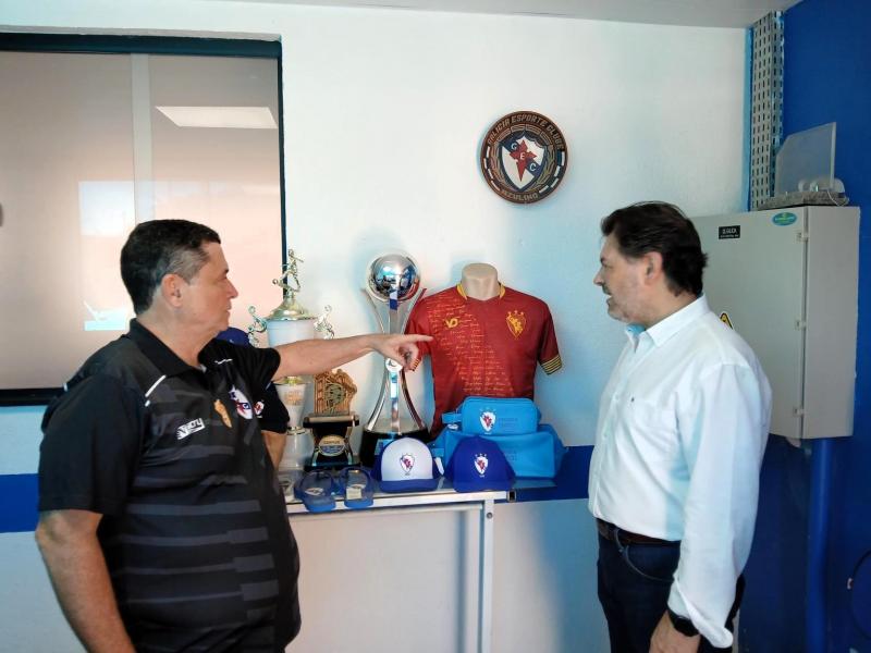 Miranda destaca en Salvador de Bahía o valor histórico do Galicia Esporte Clube como emblema da emigración e da cultura galega en Brasil.