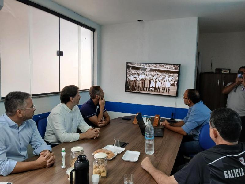 Miranda destaca en Salvador de Bahía o valor histórico do Galicia Esporte Clube como emblema da emigración e da cultura galega en Brasil.