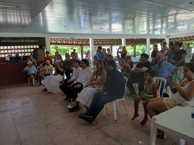 Miranda destaca en Salvador de Bahía el papel del Centro Recreativo União do Río Tea: 'Son un ejemplo de cómo la colectividad gallega mantiene viva su cultura a miles de kilómetros de Galicia'.