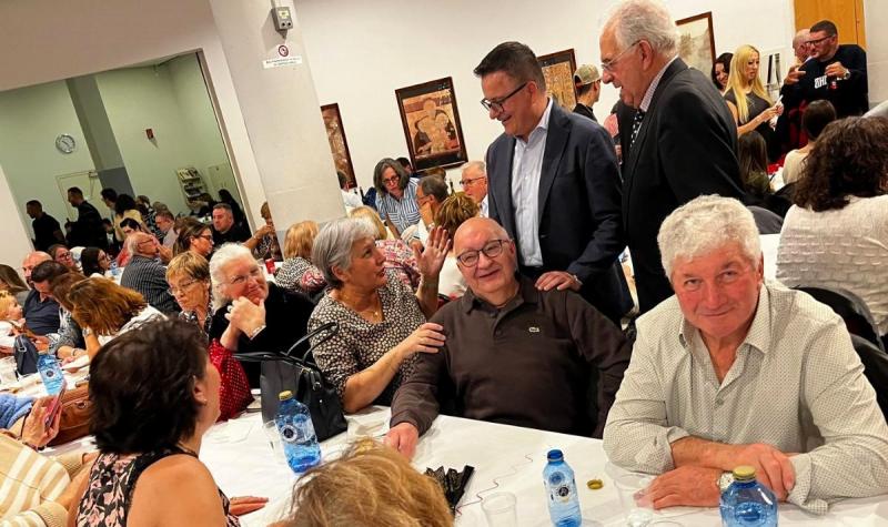 La Xunta destaca la labor histórica de la Asociación Cultural As Xeitosiñas como entidad referente de la preservación y difusión de la galleguidad en Suiza.