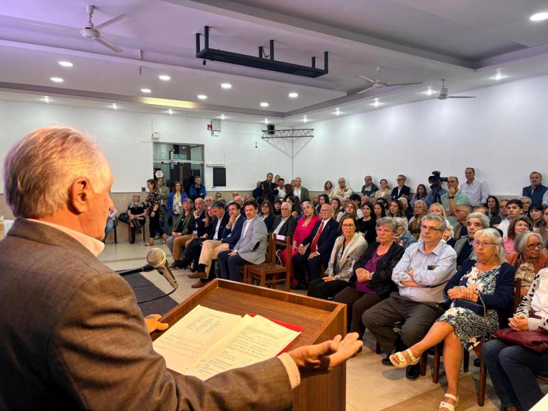 Miranda: “A unión de entidades entorno ao Centro Ourensán é un exemplo de colaboración e de futuro para a colectividade galega en Uruguai”.