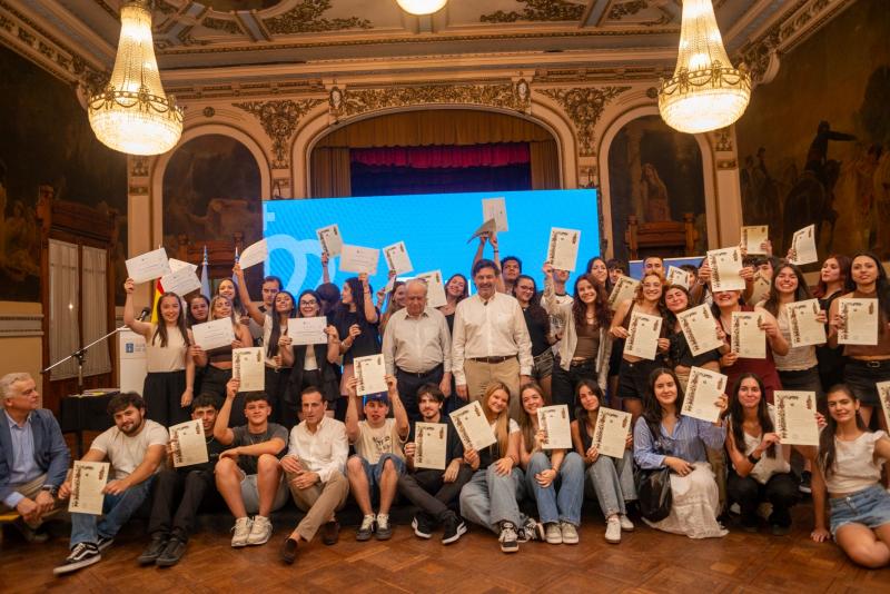 Miranda: 'Estos diplomas reflejan el orgullo y la emoción de una Argentina que sigue sintiendo a Galicia como su casa'