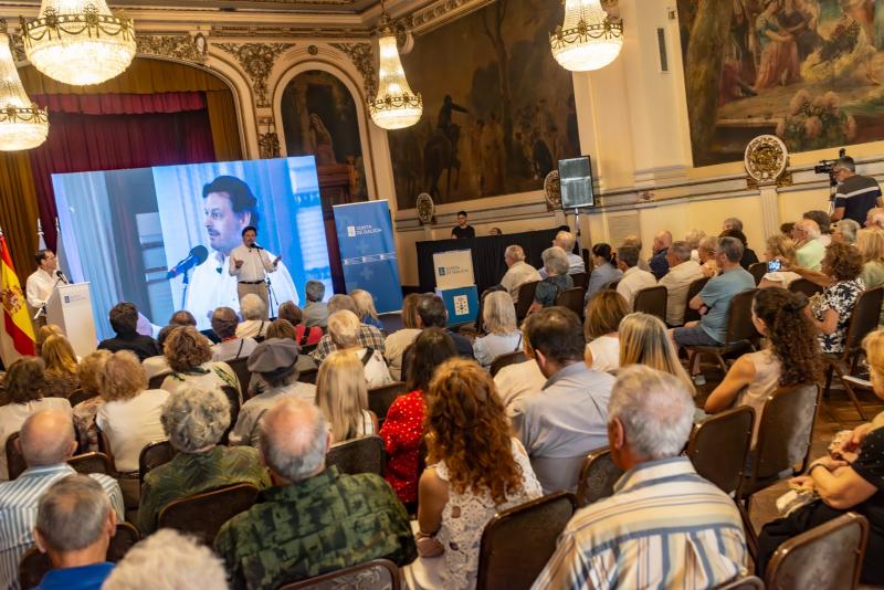 Miranda: 'Estos diplomas reflejan el orgullo y la emoción de una Argentina que sigue sintiendo a Galicia como su casa'