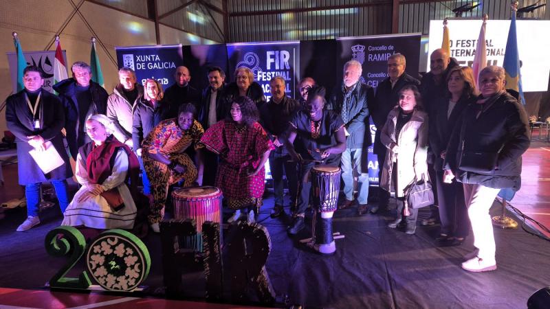 Miranda destaca en los Premios Rebulir el papel de los Centros Galegos de Euskadi como ejemplo de compromiso con la cultura gallega.