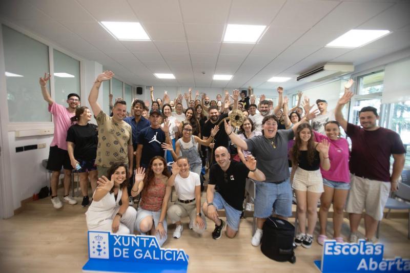La Xunta acerca la cultura gallega a cerca de 1.500 alumnos a través de la formación en las Comunidades Gallegas del exterior La Xunta acerca la cultura gallega a cerca de 1.500 alumnos a través de la formación en las Comunidades Gallegas del exterior