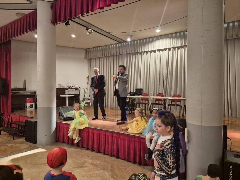 Miranda: “Máis de 500 galegos celebrando o Entroido en Zúrich son o mellor exemplo dunha Galicia viva no exterior”