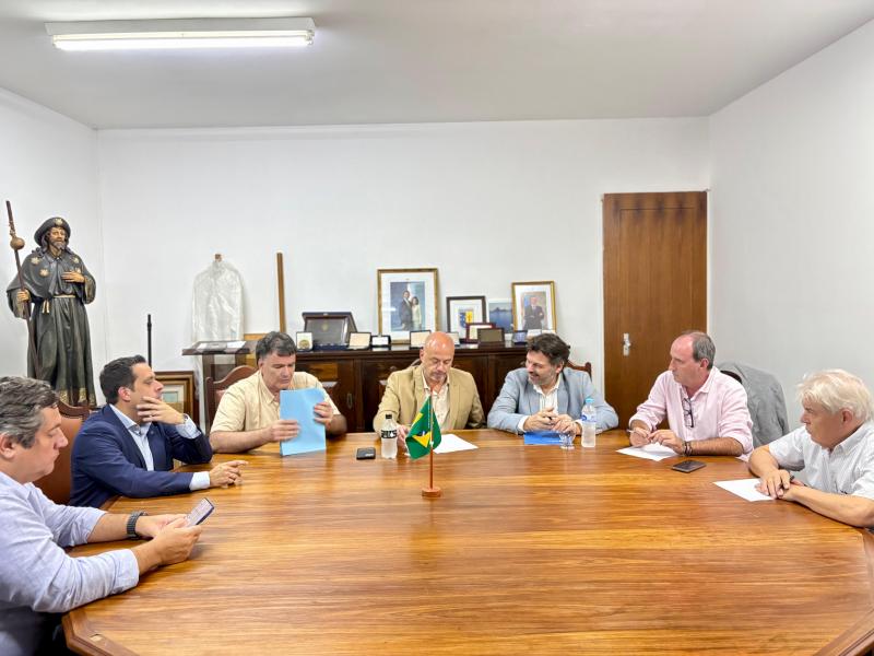 Miranda reafirma en Río de Janeiro el compromiso de la Xunta con la atención social a la colectividad gallega a través de la Casa de España