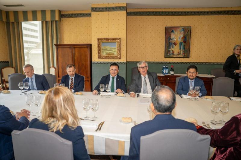 A Xunta defende a colaboración co corpo consular para potenciar o modelo galego de atracción de talento ordenado e en liña co tecido produtivo.