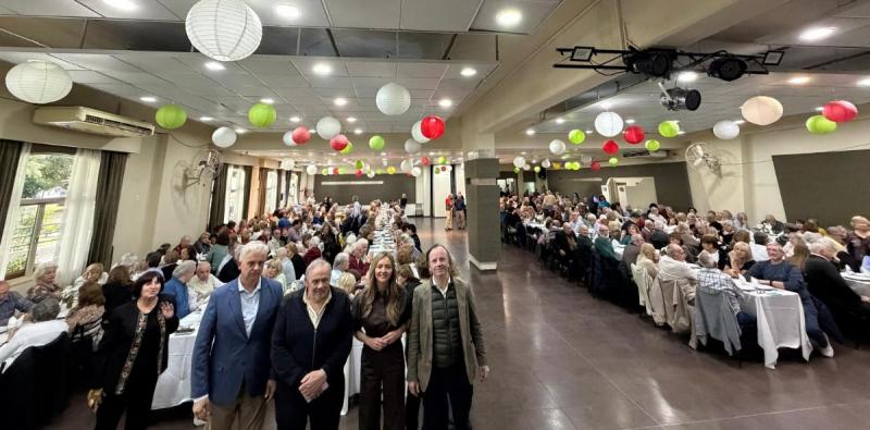 Fabiola García ensalza 'la gran familia' que constituyen los centros gallegos en Argentina