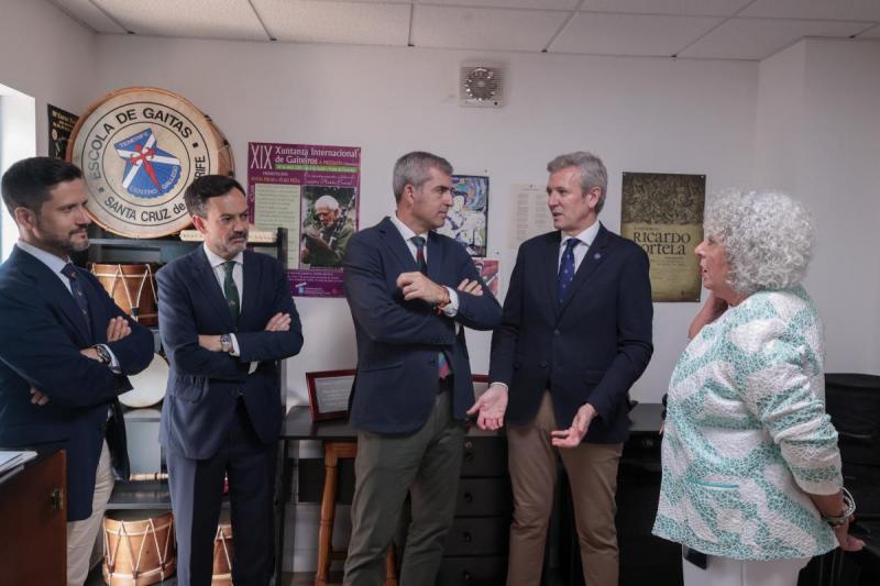 Rueda visita el Centro Gallego de Santa Cruz de Tenerife