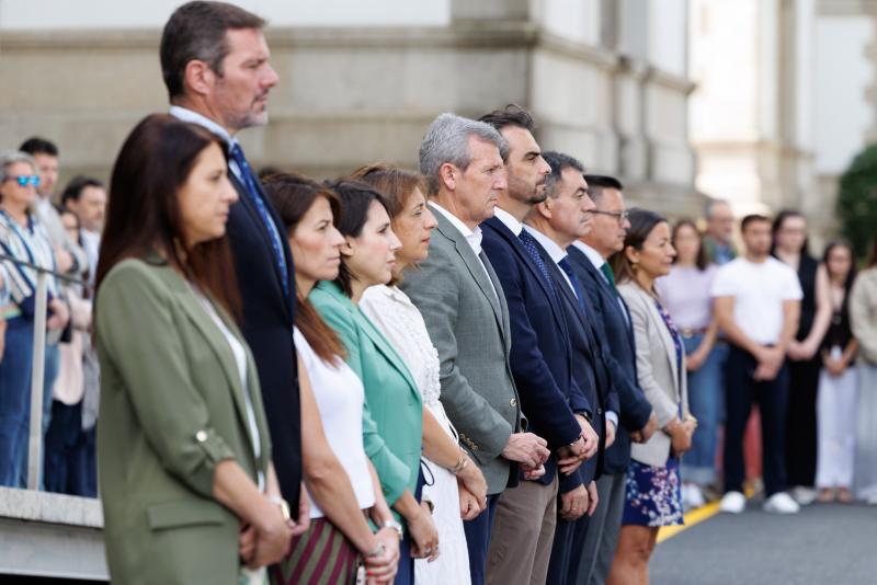 Rueda preside o minuto de silencio en memoria das vítimas dos terremotos de Venezuela.