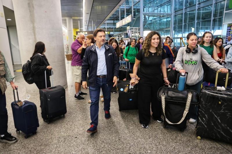 Miranda: “Cada participante de Escolas Abertas convértese nun embaixador da cultura galega no mundo”.