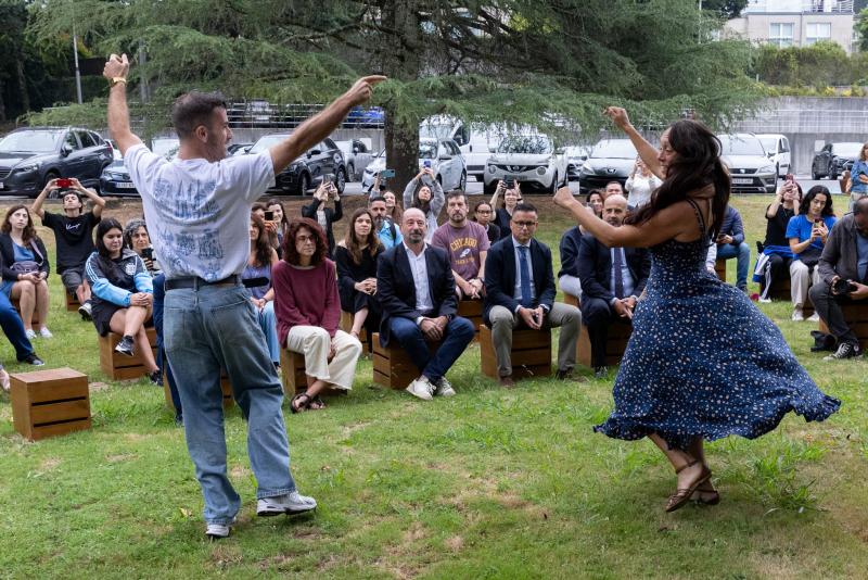 La Xunta impulsa la formación de cerca de 50 maestros de entidades gallegas del exterior que difundirán el baile y la música tradicional de Galicia por América y Europa.