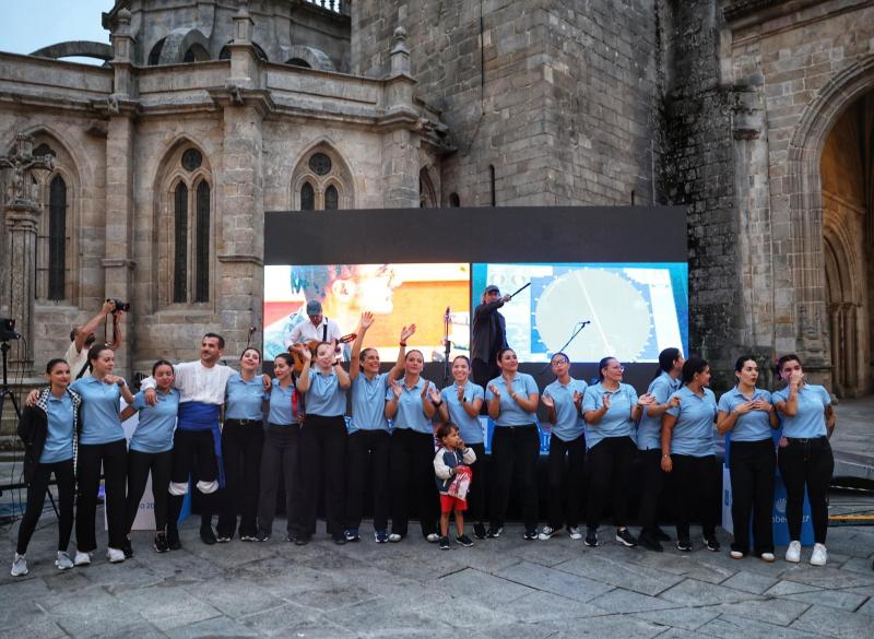 Miranda: “Escolas Abertas es el mejor ejemplo de cómo Galicia mantiene viva su cultura en cualquier rincón del mundo”.
