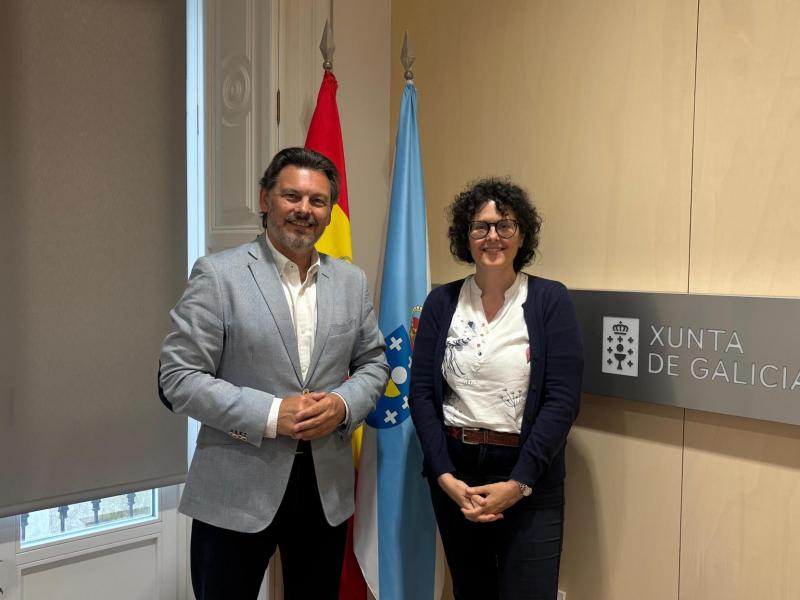 Miranda aborda con Emma Suevos novas vías de colaboración cultural co Centro Español de Ingolstadt.