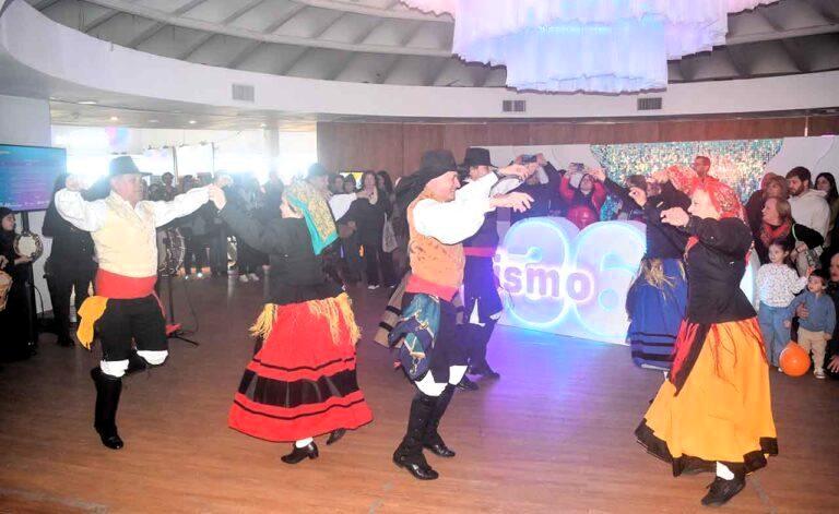 La colectividad gallega en Uruguay festeja la Feria de Turismo 360 de Montevideo.