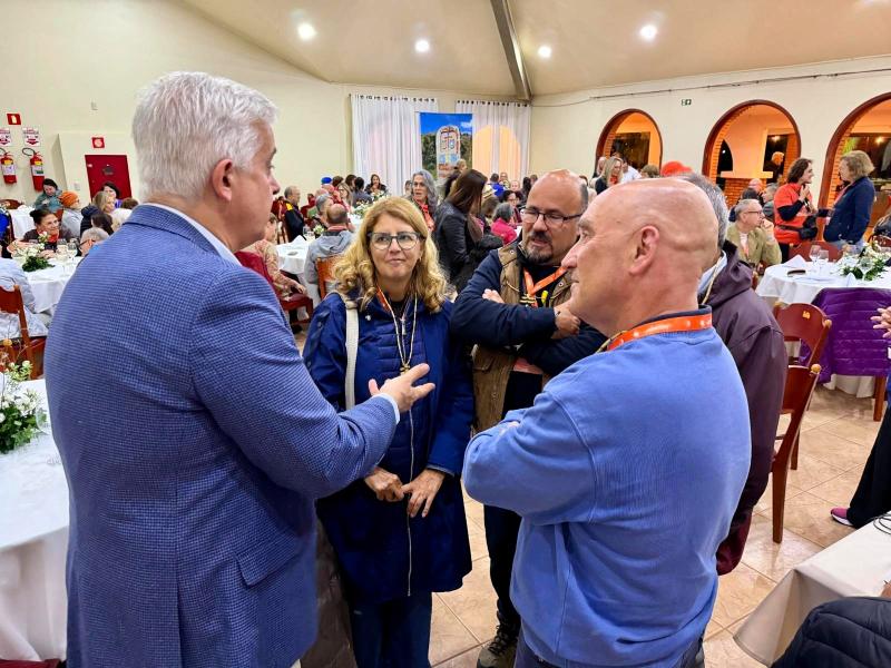 O delegado da Xunta na Arxentina anima no Brasil a peregrinar a Galicia no próximo ano xacobeo.