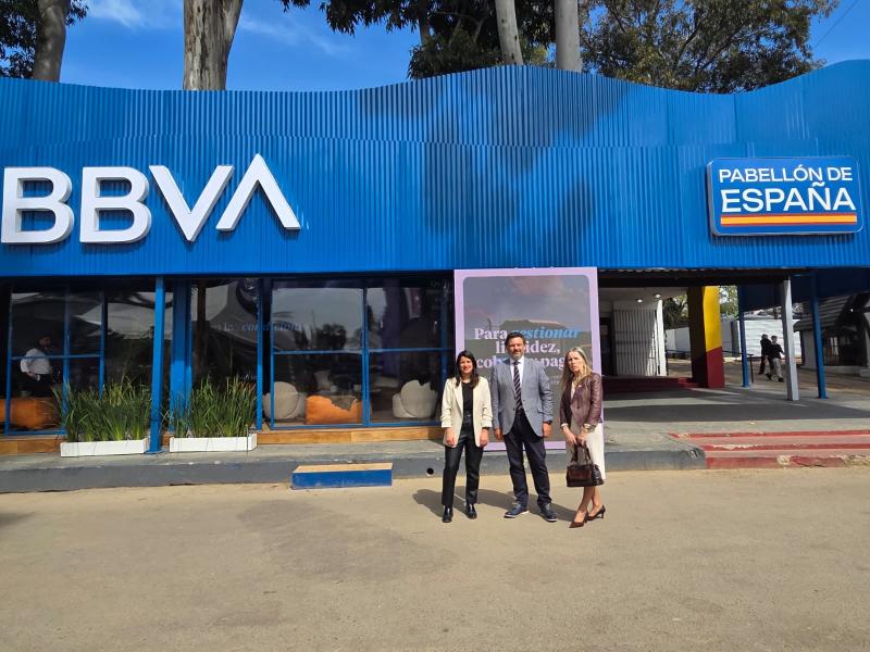 O secretario xeral da Emigración, Antonio Rodríguez Miranda, durante a súa visita á Feira Expo Prado 2026, en Montevideo (Uruguai)