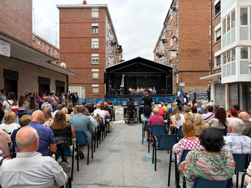 Miranda felicita al Centro Galego de Bizkaia en Barakaldo por “125 años llevando la identidad gallega por el País Vasco”.