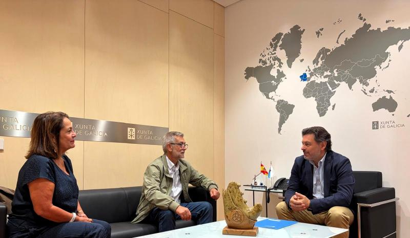 Miranda reitera o compromiso coa colectividade galega en Canarias.
