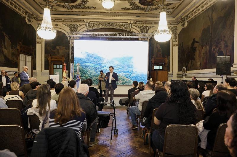 Miranda celebra el éxito del programa Conecta con Galicia en el Camino como muestra de la ilusión de retorno de los gallegos del exterior.