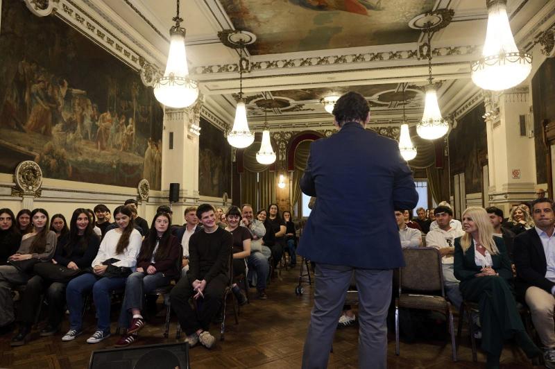 Miranda celebra el éxito del programa Conecta con Galicia en el Camino como muestra de la ilusión de retorno de los gallegos del exterior.