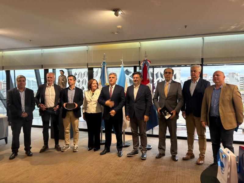 Reunión do secretario xeral da Emigración co gobernador de Córdoba e visita ao Centro “El Camino de Brochero