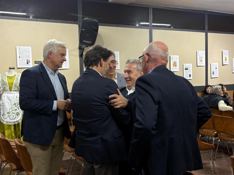 Visita do secretario xeral da Emigración ao Centro Galego de Córdoba e presentación do Ano Santo Xacobeo.