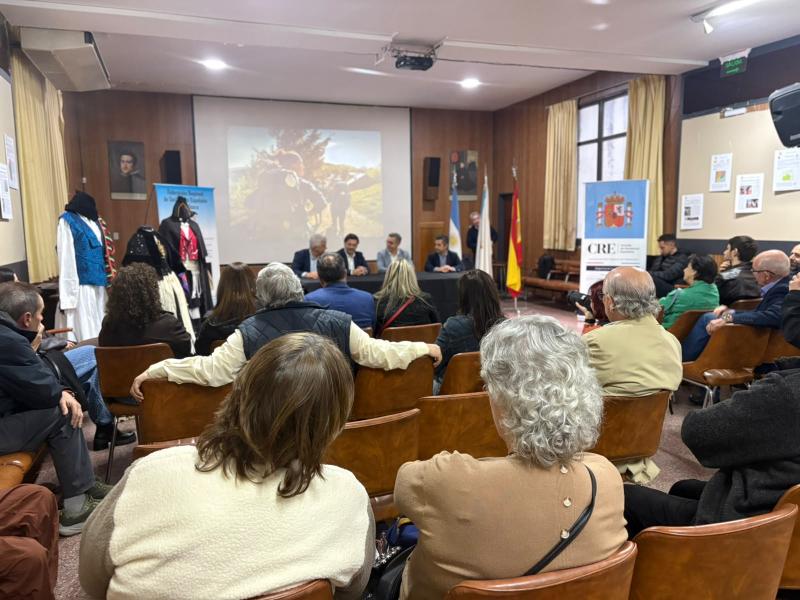 Visita del secretario xeral da Emigración al Centro Galego de Córdoba y presentación del Año Santo Xacobeo.
