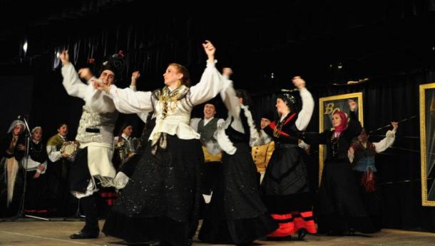 Conjunto de la Sociedad parroquial de Vedra mutualidad y cultura de Buenos Aires Conjunto de la Sociedad parroquial de Vedra mutualidad y cultura de Buenos Aires