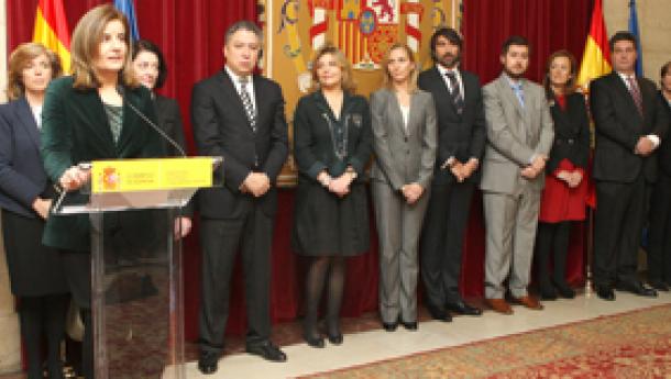 Fátima Báñez dice que habrá recursos para apoyar a las y los emigrantes españoles Fátima Báñez dice que habrá recursos para apoyar a las y los emigrantes españole