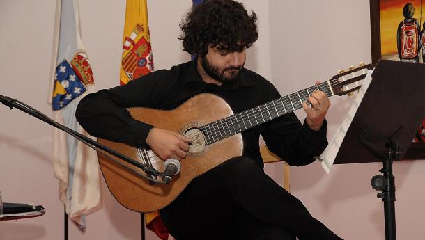 Sergio Franqueira trouxo a música de Albéniz á Casa de Galicia sobre transcrició