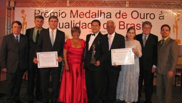 Caballeros de Santiago, galardoada co Prêmio Medalha de Ouro à Qualidade do Bras