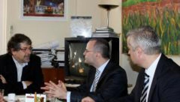 Vázquez Abad anuncia la realización de un encuentro de las industrias culturales de Galicia y Argentina que tendrá lugar en noviembre en la ciudad de Santiago Vázquez Abad anuncia la realización de un encuentro de las industrias culturales