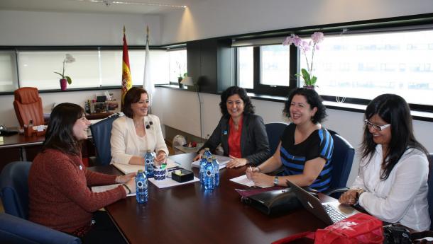 La Universidad de Vigo le presenta a la Xunta un proyecto piloto de traducción para ayudar a víctimas de violencia de género La Universidad de Vigo le presenta a la Xunta un proyecto piloto de traducción