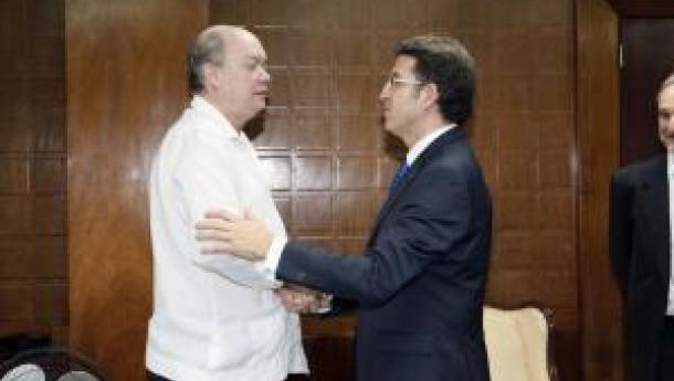 Feijóo subraya que la unión de las 38 entidades gallegas en Cuba permitirá redoblar sus recursos y alcance para que el trabajo sea más eficiente y se abra a la población más joven