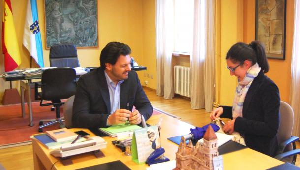 Miranda compromete o apoio de Emigración ás actividades de revitalización do Centro Galego de Valencia