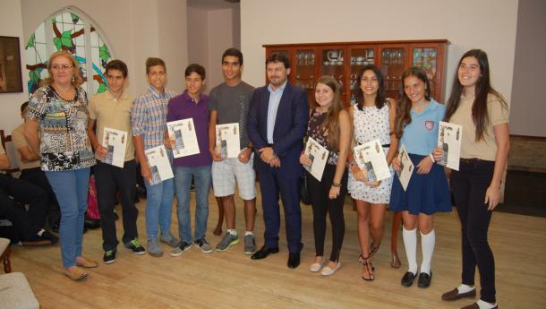 Entrega das ‘compostelas’ en Venezuela á mocidade participante na edición 2014 de ‘Conecta con Galicia’ Entrega das ‘compostelas’ en Venezuela á mocidade participante na edición 2014 de ‘Conecta con Galicia’