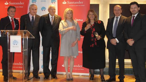 Miranda asiste á entrega do IX Premio ‘Victoriano Reinoso’, que organiza AEGAMA, a Elvira Rodríguez