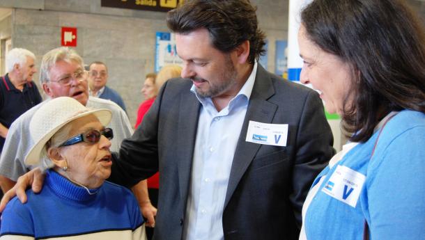 Miranda recibe a las y a los primeros beneficiarios del programa "Reencontros na casa", que en este año aumenta un 3% el número de plazas