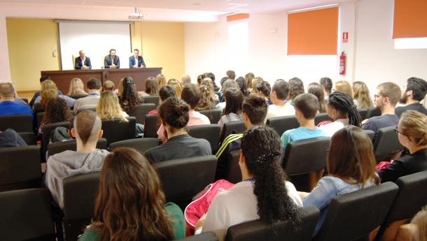 Miranda y Rozas inauguran la edición de 2015 de 'Escolas Abertas', el programa de Emigración que extiende Galicia por todo el mundo