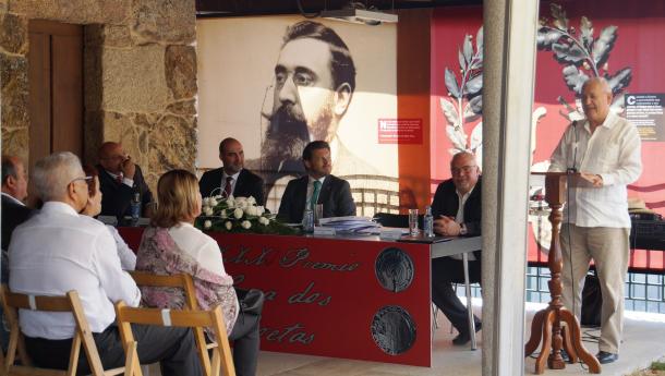 En la mesa presidencial, de izquierda la derecha: el cónsul de Cuba, José Antonio Solana; el alcalde de Celanova, José Luis Ferro; el secretario general, Rodríguez Miranda; el presidente de Pen Clube, Luis González Tosar; y el presidente del Centro Orendsano, Roberto Ogando Zas.